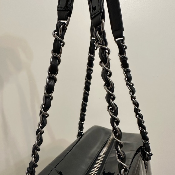 Chanel vintage bowler style bag with authentication card - Picture 5 of 13